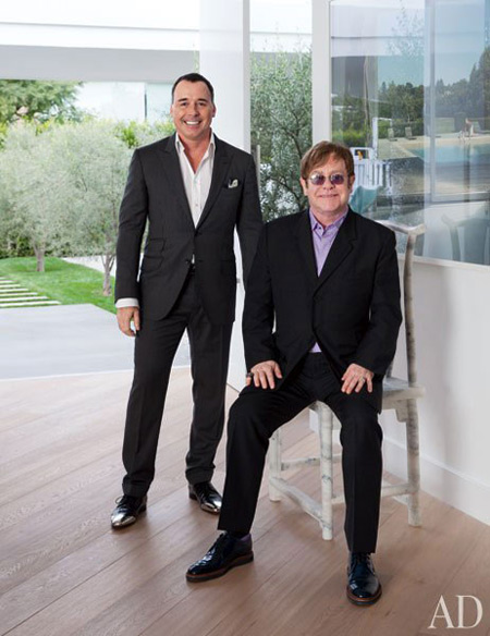 Nhà hút hồn của Elton John và quot;chồngquot; đồng giới - 1