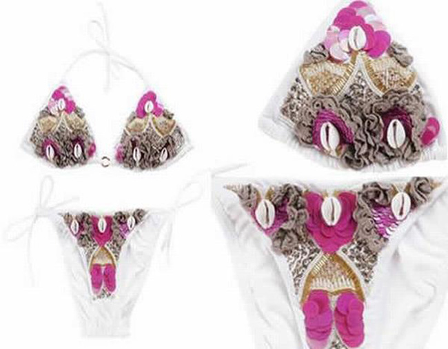 Những con ốc trên bộ bikini này khiến người ta liên tưởng đến những con  mắt. Đây là thiết kế độc đáo và cầu kỳ của nhà thiết kế Alessandra  Vicedomini. Giá của bộ bikini này lên đến 625 USD.