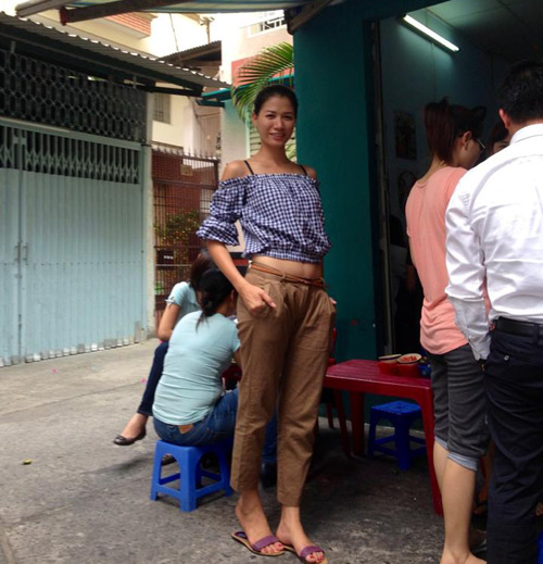 Trang Nhung, Trang Trần lộ eo #039;nghiệp dư#039; - 3