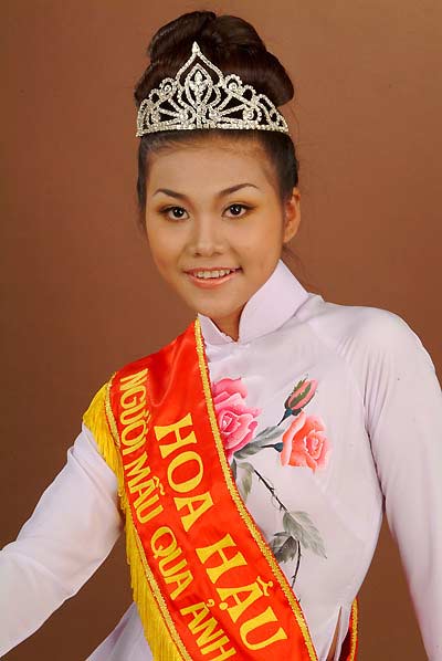 Thanh Hằng quot;mộc mạcquot; thuở mới vào nghề - 3