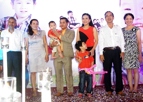 Mai Thu Huyền đưa chồng, con đi sự kiện - 4