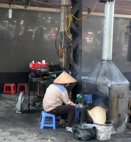 Những con phố sặc khói ở Hà Nội - 1