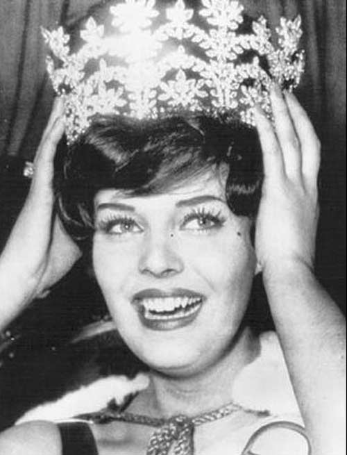 Ngắm 11 vương miện của lịch sử Miss World - 6