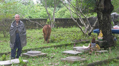 Hãi hùng chuyện bố phá đền, con dâu sinh #039;bụt#039; - 1