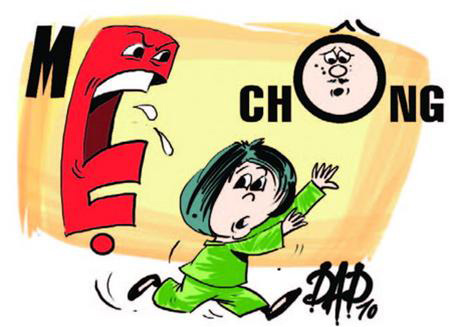 Bà nội #039;ki bo#039; từng miếng ăn cho cháu - 1