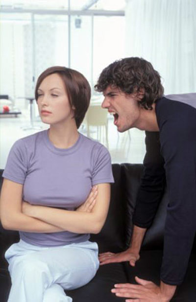 Hễ gặp họ hàng là chồng quát vợ ra oai - 1