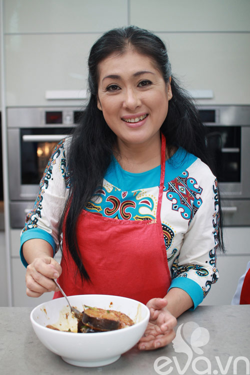 Diễn viên Thanh Thủy trổ tài nấu nướng - 4