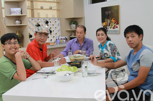 Diễn viên Thanh Thủy trổ tài nấu nướng - 6
