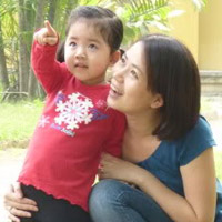 Nuôi con, mẹ lớn lên mỗi ngày