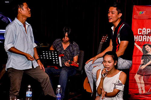 Cát Phượng - Phan Đinh Tùng đứng im tập hát - 10