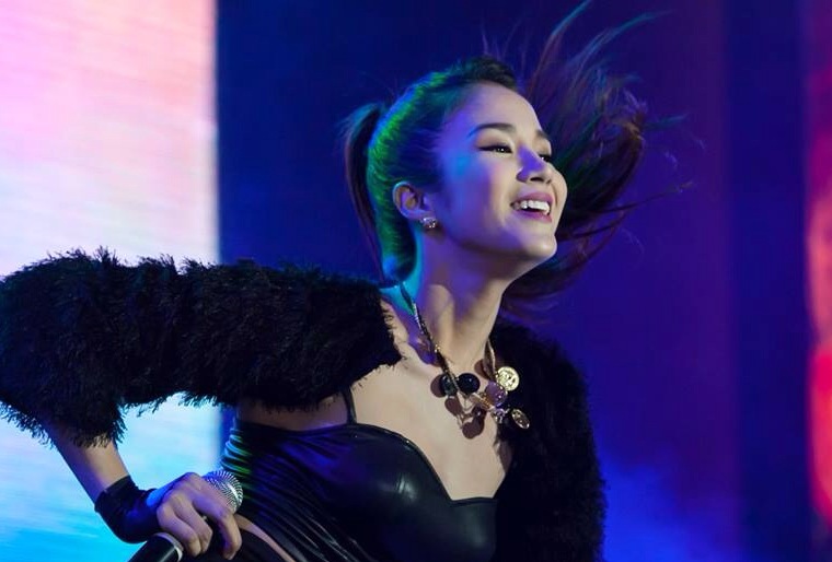 Diệp Lâm Anh đem hit mới ra nước ngoài - 7
