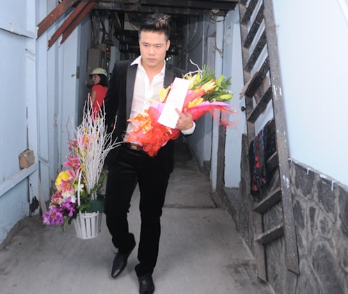 Ngọc Minh Idol gây sốt khi lái siêu xe đi diễn - 10