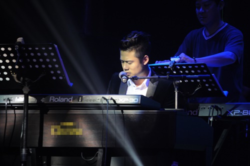 Ngọc Minh Idol gây sốt khi lái siêu xe đi diễn - 6