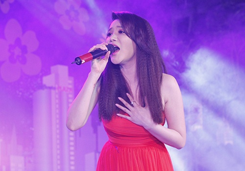 Hồ Quỳnh Hương khiến khán giả quot;nổi da gàquot; - 2