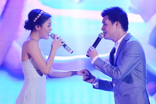 Văn Mai Hương xinh đẹp tái ngộ Uyên Linh - 6