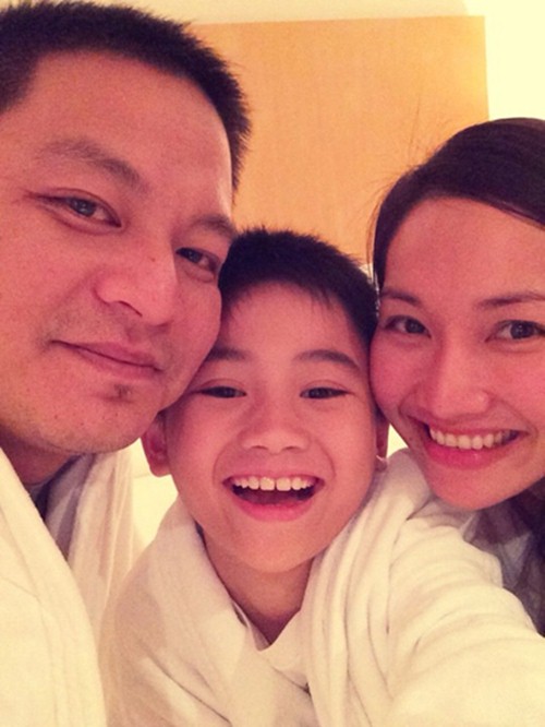 Kim Hiền hạnh phúc hôn chồng sắp cưới - 13