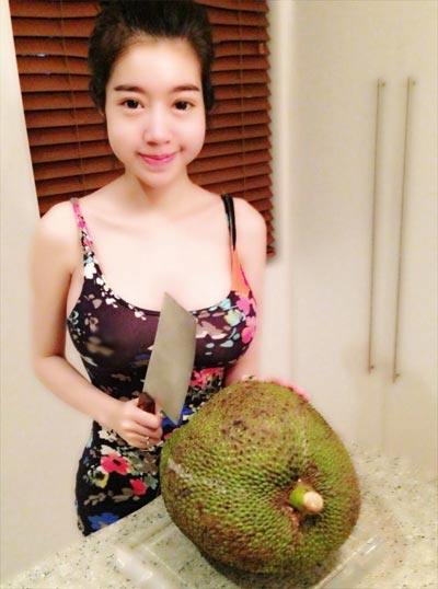 Hoàng Thùy Linh quot;đọ sắcquot; với Phạm Quỳnh Anh - 2