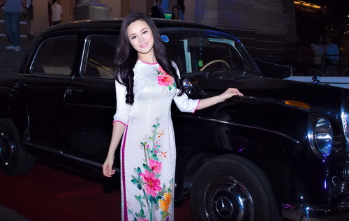 Vy Oanh đẹp như thiếu nữ Sài Gòn xưa - 1