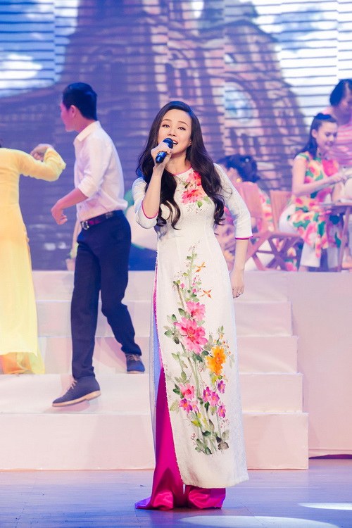 Vy Oanh đẹp như thiếu nữ Sài Gòn xưa - 13