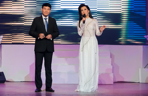 Vy Oanh đẹp như thiếu nữ Sài Gòn xưa - 7