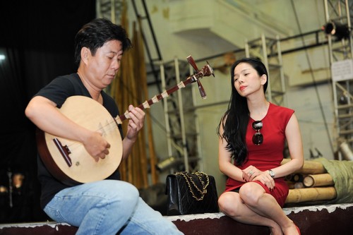 Mỹ Tâm ngồi bệt xuống sàn tập hát - 7