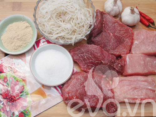 Tự tay làm nem chua nhậu Tết - 1