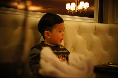 quot;Hâm mộquot; vẻ điển trai của con trai Đan Lê - 8