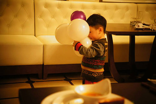 quot;Hâm mộquot; vẻ điển trai của con trai Đan Lê - 9