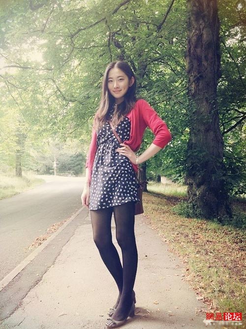 Vị phó giáo sư có nhan sắc ‘nuột nà’ - 5