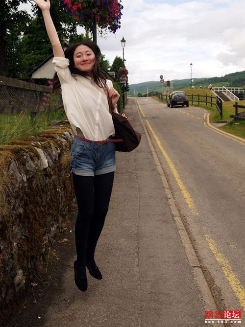 Vị phó giáo sư có nhan sắc ‘nuột nà’ - 7