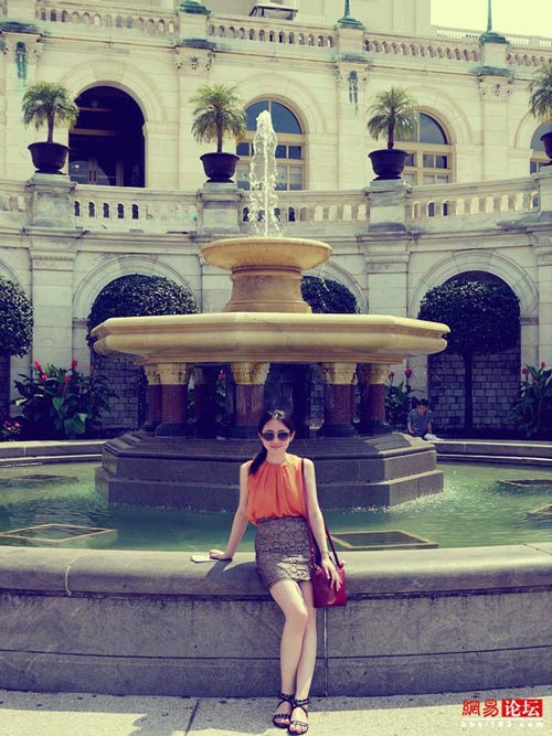 Vị phó giáo sư có nhan sắc ‘nuột nà’ - 10