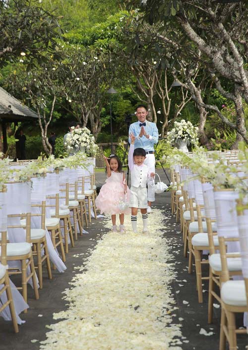 Dương Mịch khóa môi Khải Uy trong lễ cưới - 8