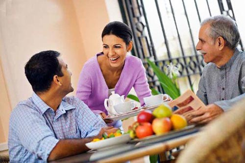 Đừng kể xấu chồng trước mặt bố chồng - 1