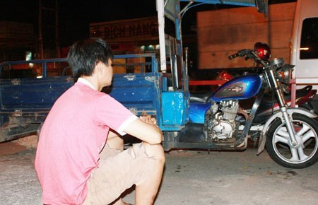 Bắt tạm giam hai tháng đối với 2 người “hôi bia” - 1