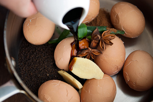 Trứng trà, món ăn Tết của người Hoa - 4