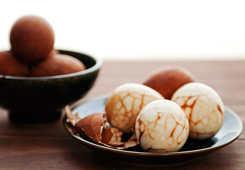 Trứng trà, món ăn Tết của người Hoa - 8