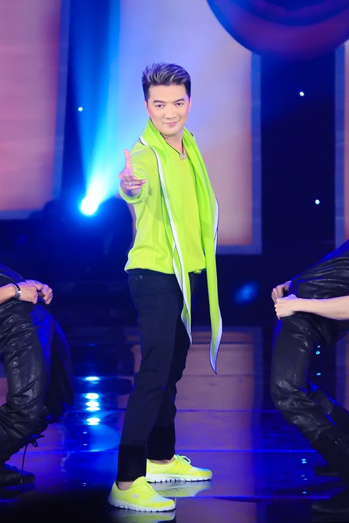 Phan Như Thảo quot;đá sânquot; làm MC - 8