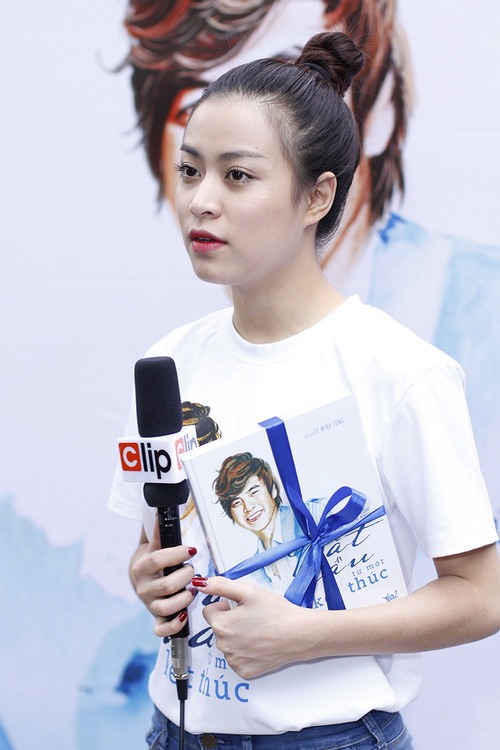 Hoàng Thùy Linh hết lòng vì Wanbi Tuấn Anh - 1