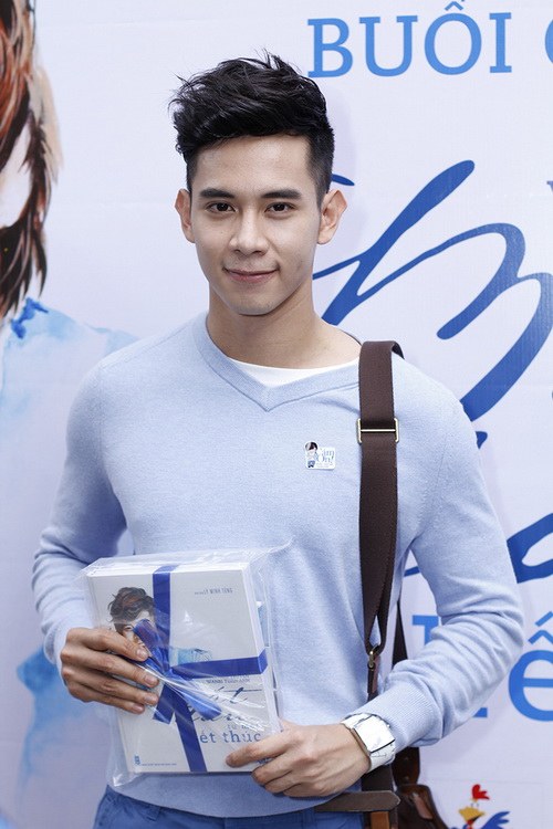 Hoàng Thùy Linh hết lòng vì Wanbi Tuấn Anh - 17