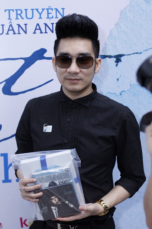 Hoàng Thùy Linh hết lòng vì Wanbi Tuấn Anh - 9