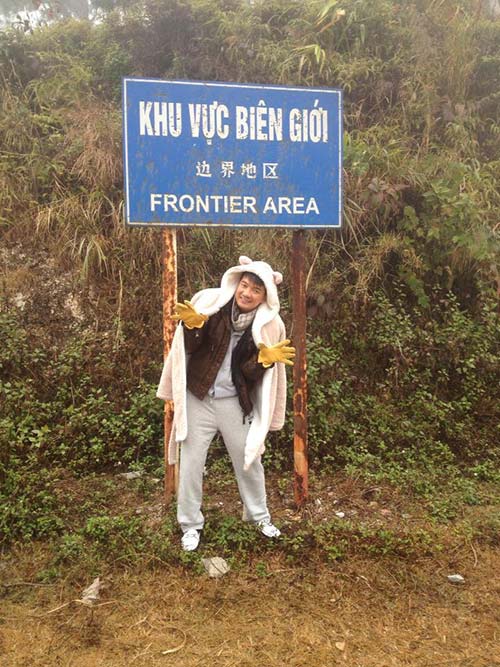 Đàm Vĩnh Hưng nhuộm răng, hút thuốc lào - 6