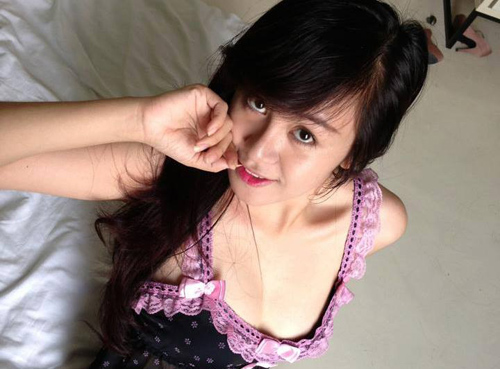 Bà Tưng khoe vòng 1 bơm lần thứ 3 - 2