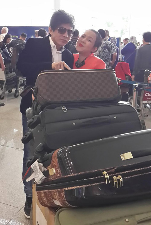 Đan Trường ra sân bay đón danh hài Việt Hương - 1