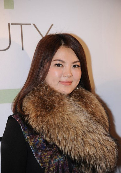 Băng Phạm hứng #039;gạch đá#039; vì sính áo lông thú? - 7