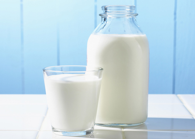 Sữa

Sữa là nguồn thực phẩm dồi dào canxi, rất quan trọng cho sự phát triển xương ở thai nhi. Mẹ nên chọn những loại sữa ít béo để tránh tăng cân quá nhanh trong thai kỳ.
