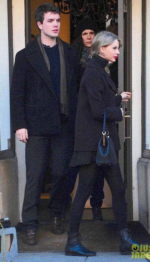 quot;Soiquot; hình ảnh cậu em đẹp trai của Taylor Swift - 1