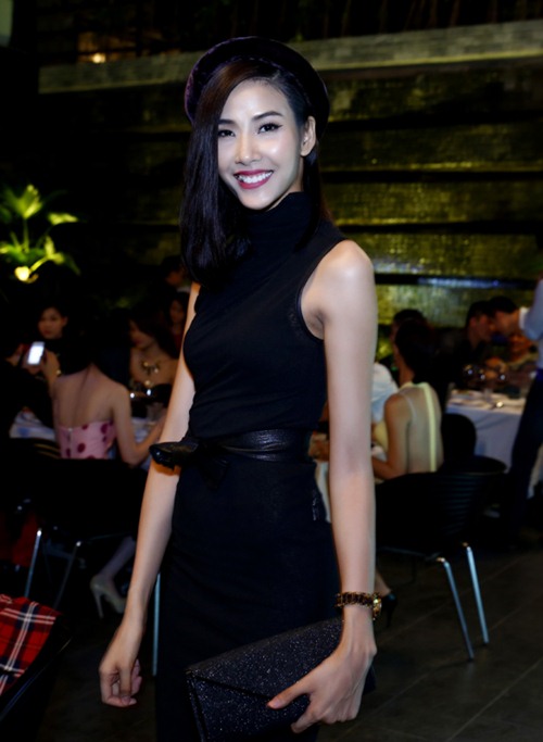 Hồng Quế trễ nải vòng một ở tuổi 19 - 5