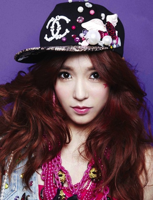 Chọn son màu đậm tươi trẻ ngày cuối năm - 4