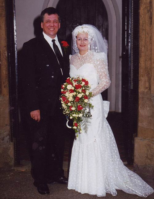 Chết sau 3 tuần vì quá nhớ thương chồng - 1