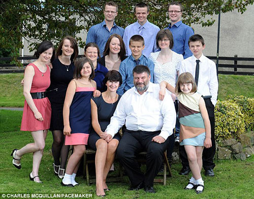 Bà mẹ 53 tuổi sinh 14 con, vòng 2 vẫn chuẩn - 4